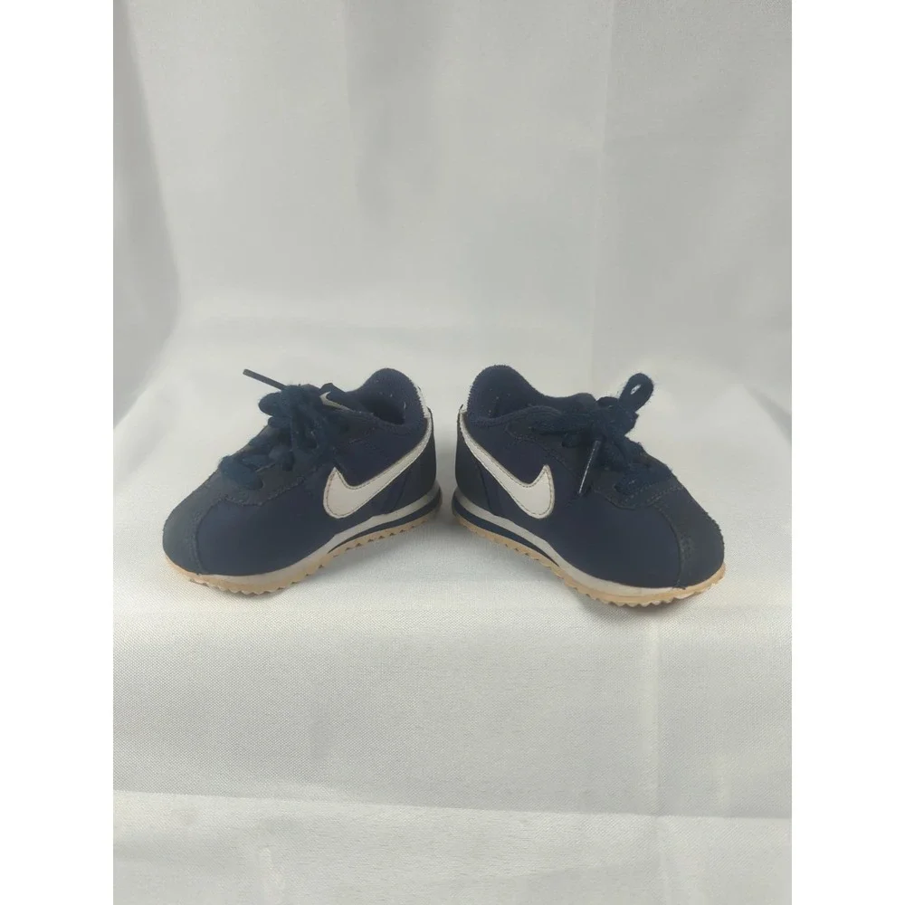 Nike product pair